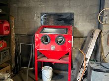 Snagged a Harbor Freight blast cabinet for cheap on marketplace. This is such an upgrade for blasting small parts. 
