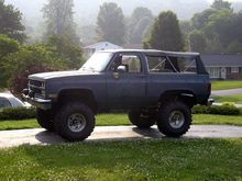 My old blazer - 6" lift, rear shackle flip, 2" body, 14 bolt rear w/ detroit locker, 10 bolt front, 4.10 gears, 38.5" swampers, many many many upgrades