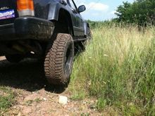 another pic of the lifted tire