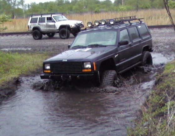 Stock color - 35's and 4.5 lift