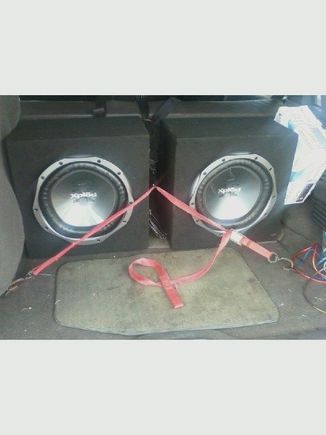 12" sony explodes and 1000 watt amp.  Also have a kenwood deck.  It was all brand new and i only have $200 into the whole system.