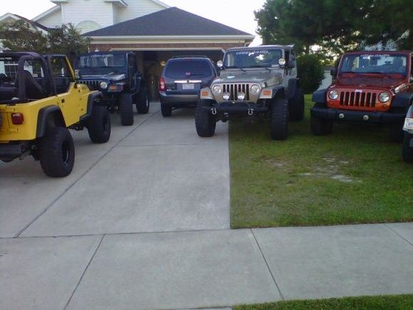 The club...Carolina crawlerz out of New Bern, NC...I'm the only xj in it lol