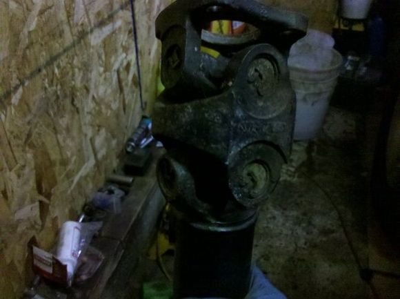 Scored a Tom Woods double cardan driveshaft. It's even the same color as my XJ! (well, almost)
