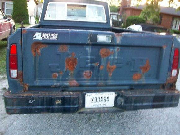my rusty tailgate on my 82 j-10