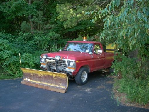 Picked up a 1978 Ford F250 with Snowfighter package. Main reason was to get the front and rear Dana 60 axels. Now I figure this will be my winter ride while I take the Cherokee off the road to escape the salt. Some day I'll build another 4x4 and use the Dana 60's in it.
