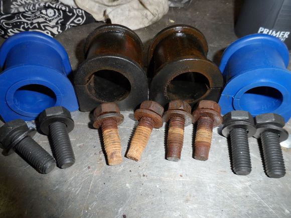 new bushings and hardware from my master kit sold to me by Tubur