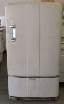 My parents 1950 Lenard refrigerator keep the wobbly pops cold as ice, somebody offered me a C note for it , at a garage sale and I sold it. I miss that old fridge. It wouldn’t fit in with our new house. My air compressor is parked where the fridge was supposed to go, in my garage. 