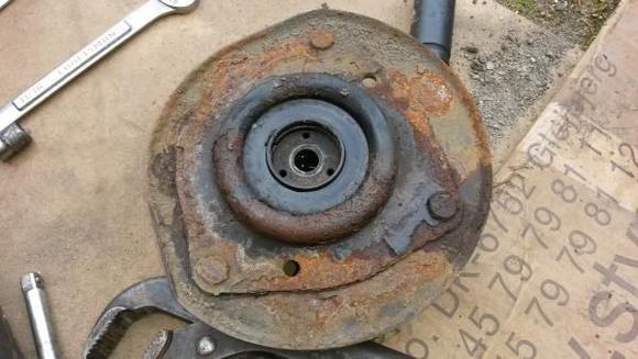 Front stud bearing plate