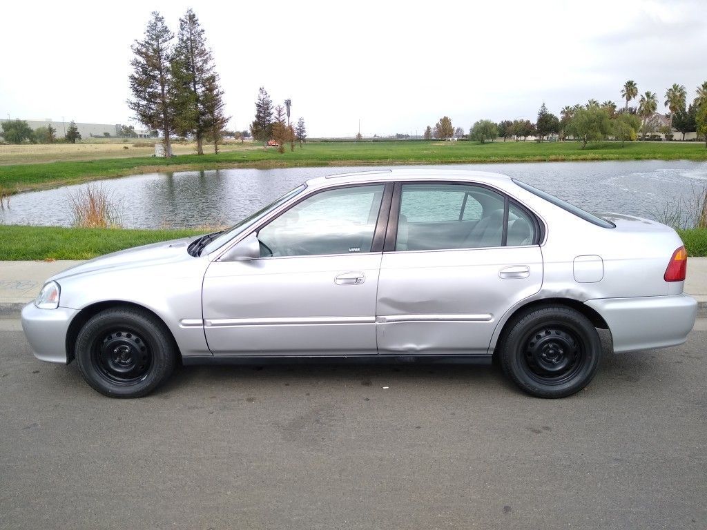 1999 Honda Civic - 1999 Honda Civic EX - Used - VIN 123346200015 - 308,000 Miles - 4 cyl - Automatic - Sedan - Gray - Patterson, CA 95363, United States