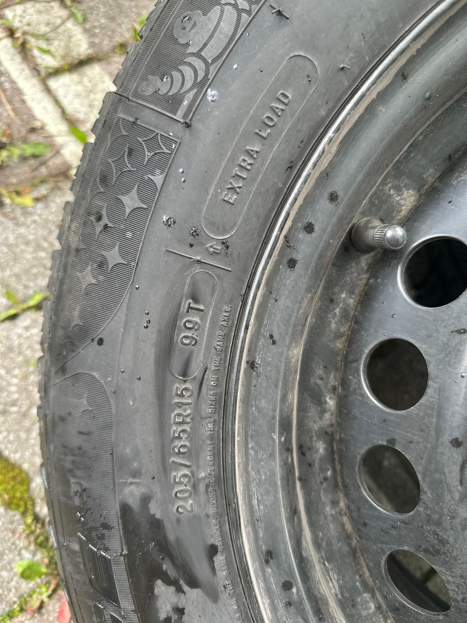 Wheels and Tires/Axles - Michelin Winter Tires on Rims – 205/65R15 – Great condition - Used - All Years  All Models - North York, ON M2N7M2, Canada