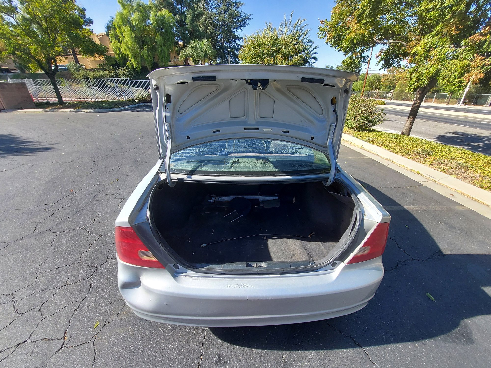 2003 Honda Civic - Honda Civic 2003 LX - Used - VIN 1HGEM22653L032440 - 252,377 Miles - 4 cyl - 2WD - Automatic - Coupe - Silver - Newhall, CA 91321, United States