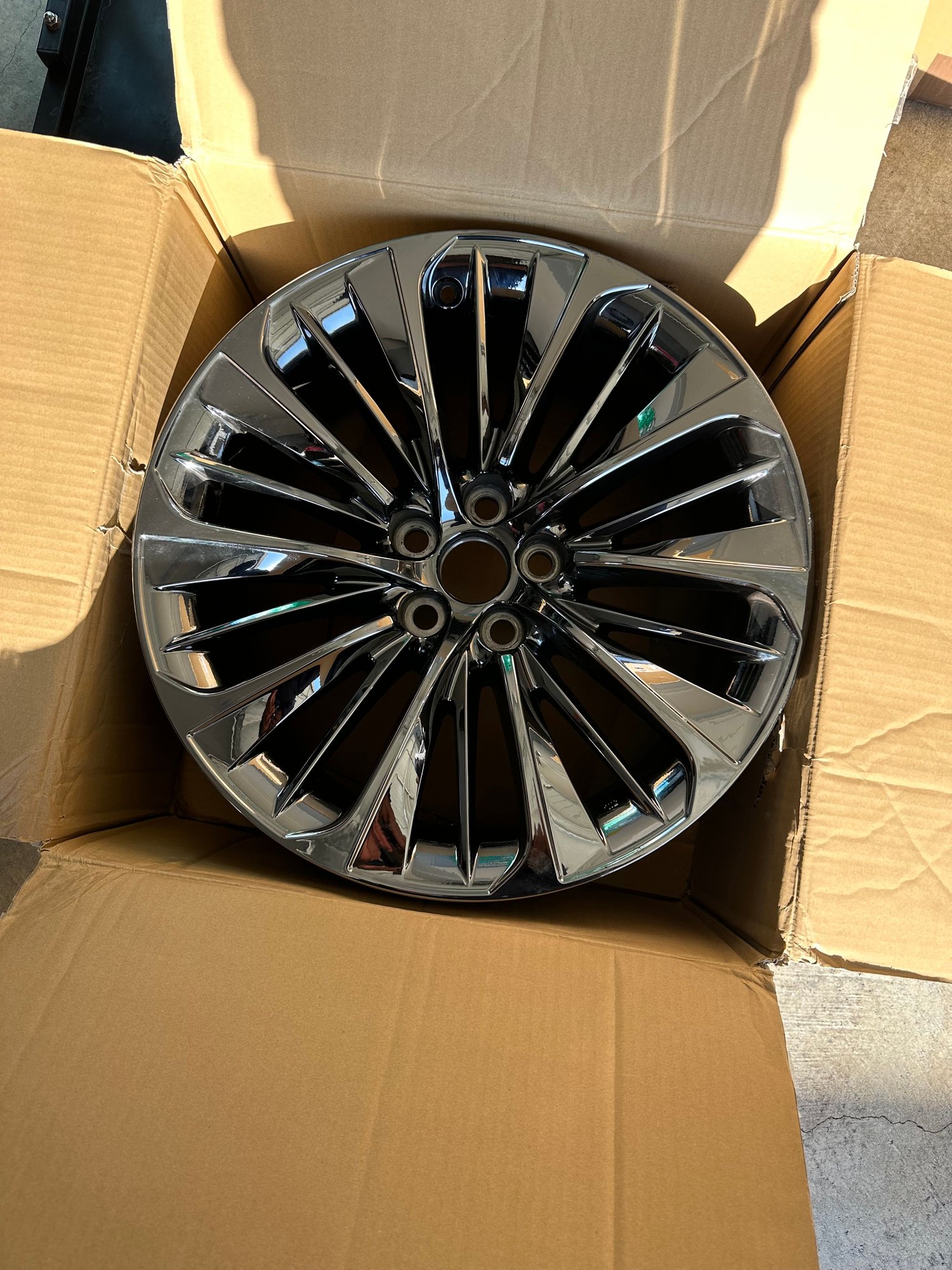 Wheels and Tires/Axles - 2018 Lexus  LS500 20 inch factory vapor chrome wheels - Used - All Years  All Models - Marion, AR 72364, United States