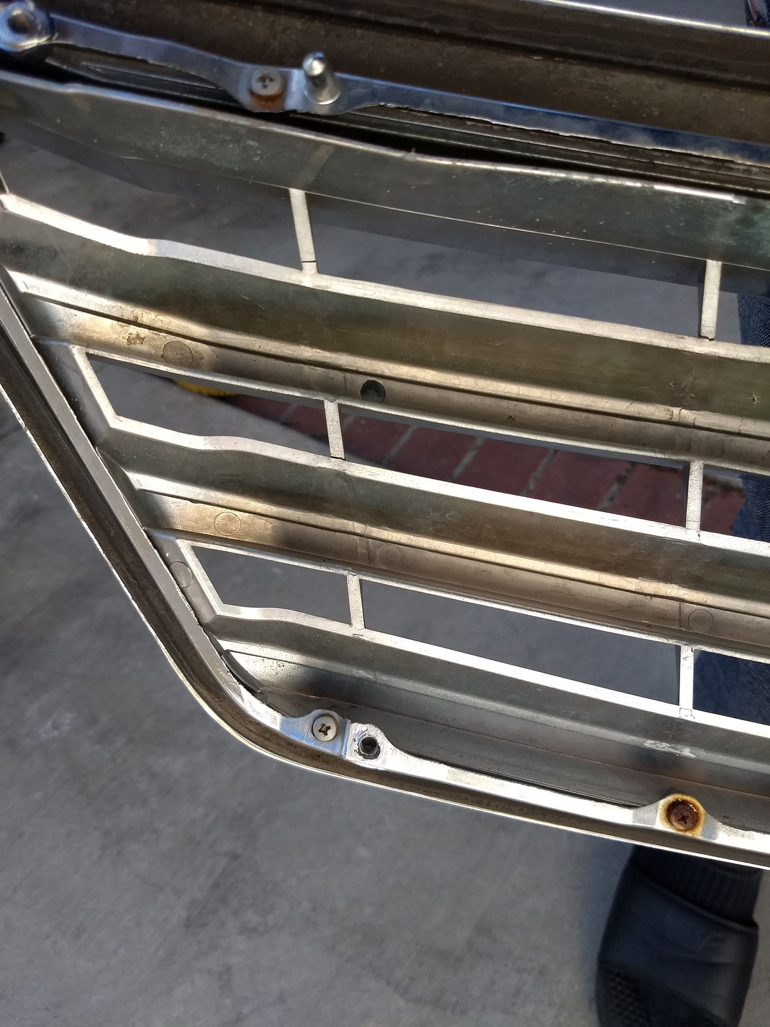 Exterior Body Parts - 04-06 Lexus LS430 front grill badgeless RARE big spokes - Used - 2004 to 2006 Lexus LS430 - Rosemead, CA 91770, United States