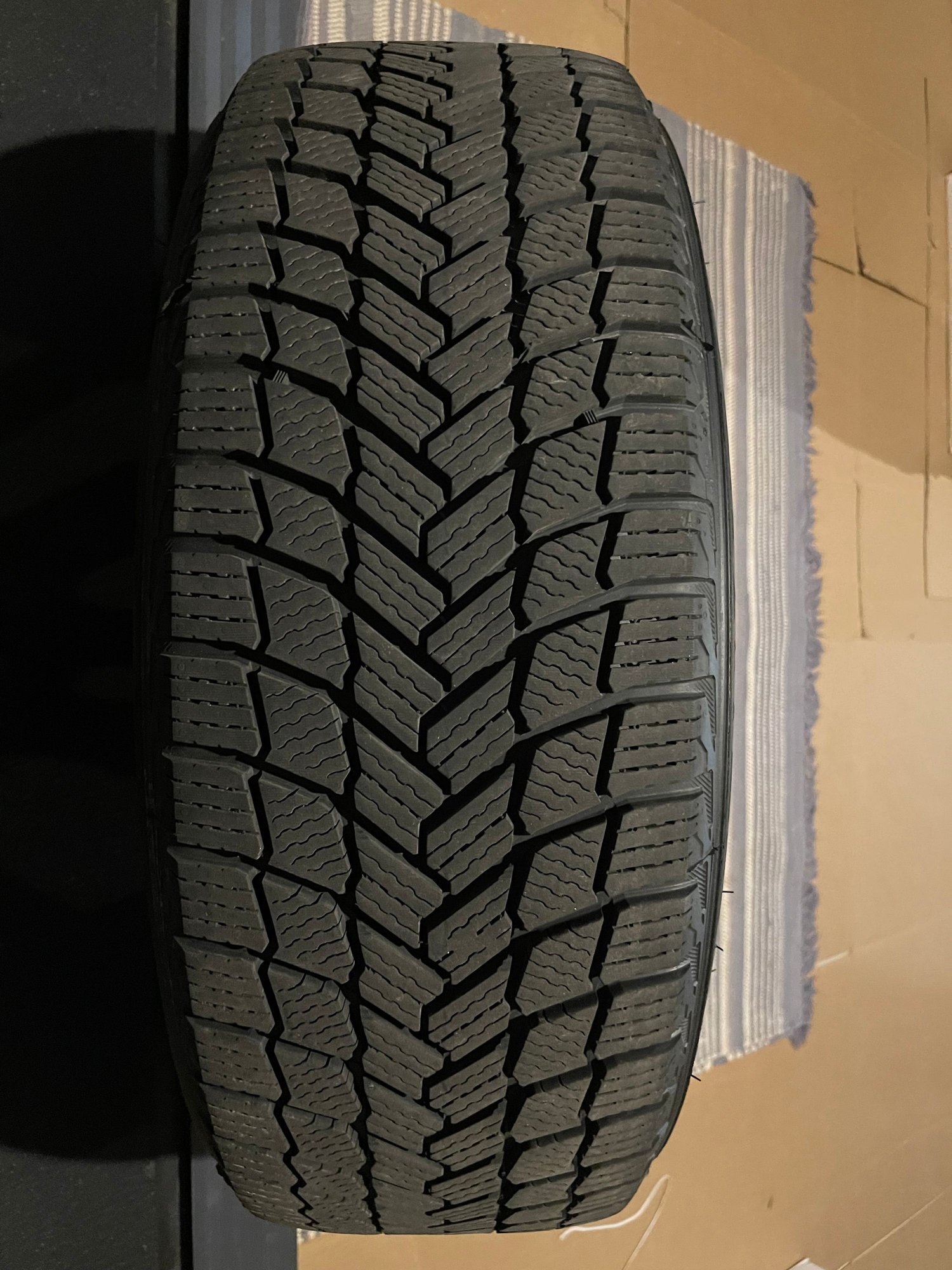 Wheels and Tires/Axles - Like New Michelin Xice Snow Tire + REPLIKA Rim + TPMS - Used - 2022 to 2024 Lexus NX - Hamilton, ON L8B1X4, Canada