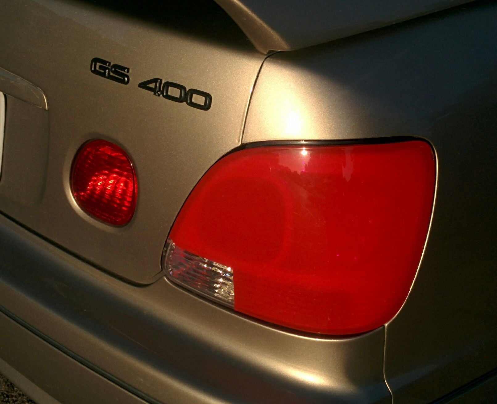 GS400 has weird tail lights from previous owner??? - ClubLexus 