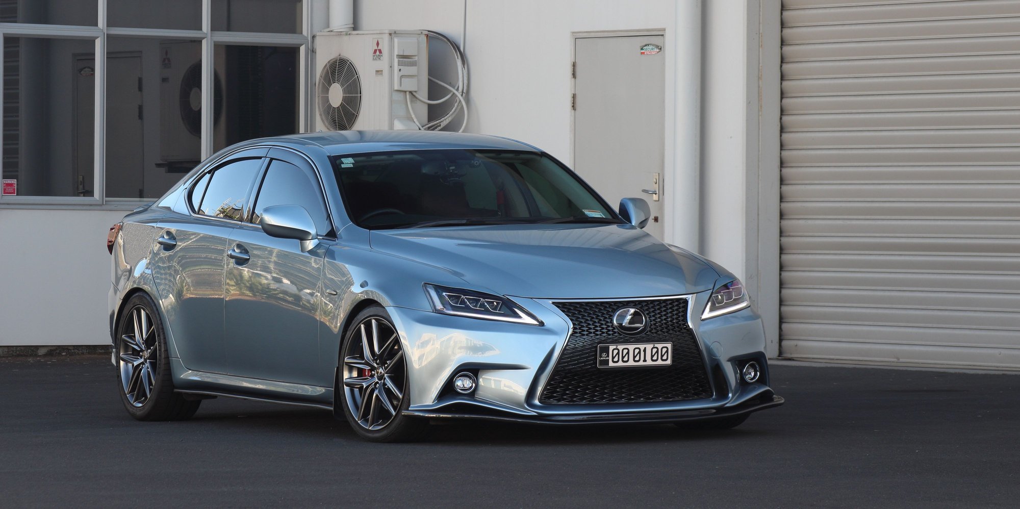 Lexus is 250 бирюзовый