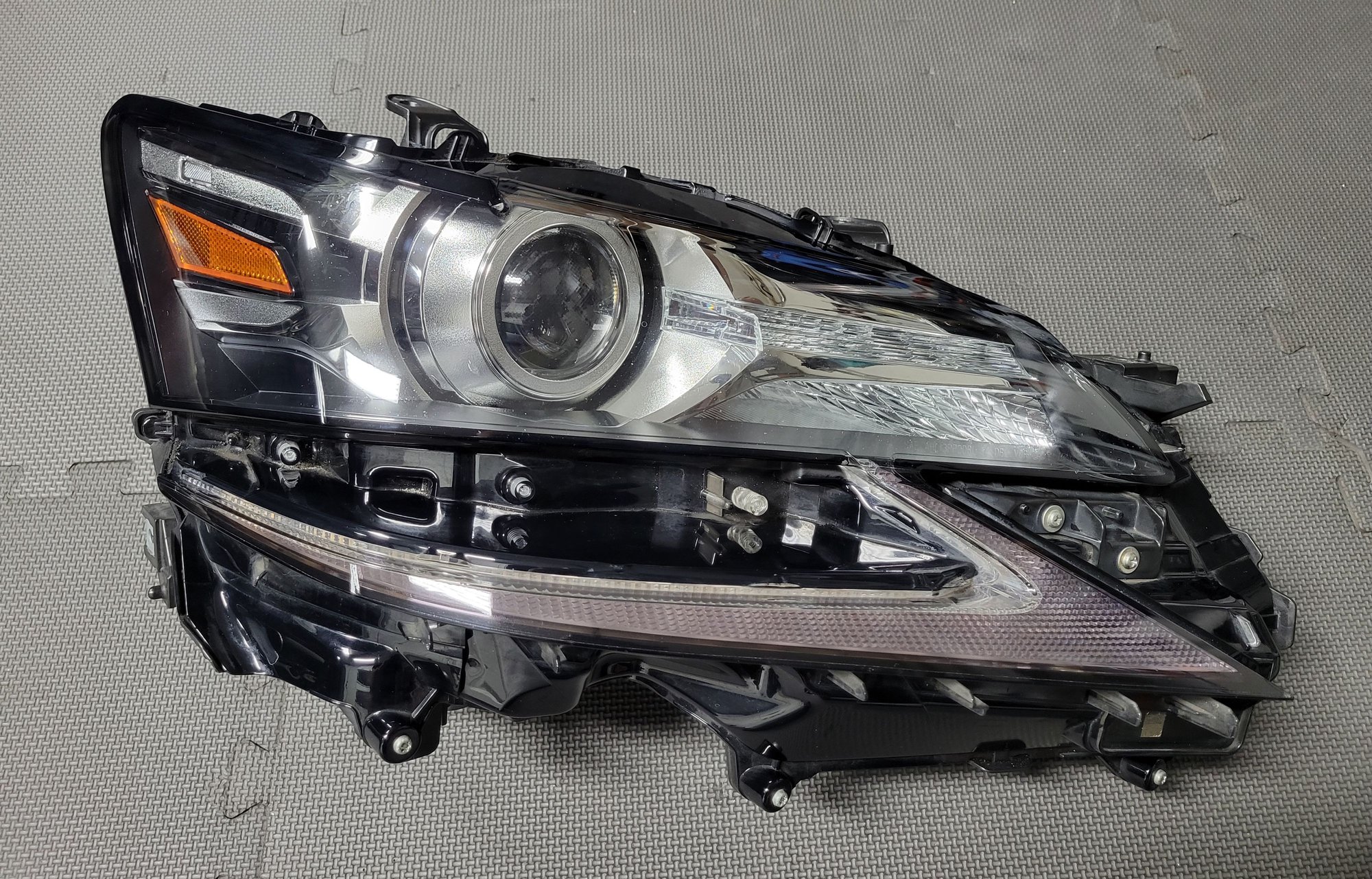 Lights - 2016 GS LED Headlamps - Used - 2016 to 2020 Lexus GS - Wellington, FL 33449, United States