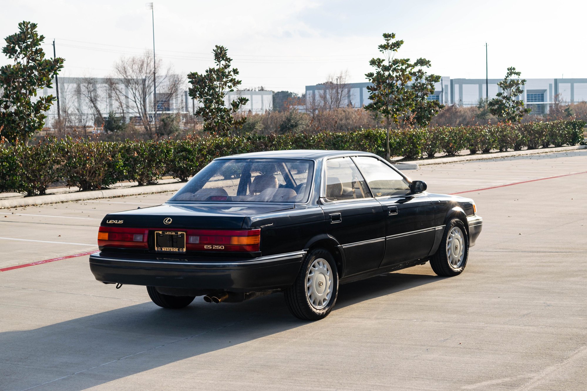 1991 Lexus ES250 - 1991 Lexus ES250 - 33k Miles - One Owner - Used - VIN JT8VV22T2M0148603 - 6 cyl - 2WD - Automatic - Sedan - Black - Houston, TX 77489, United States