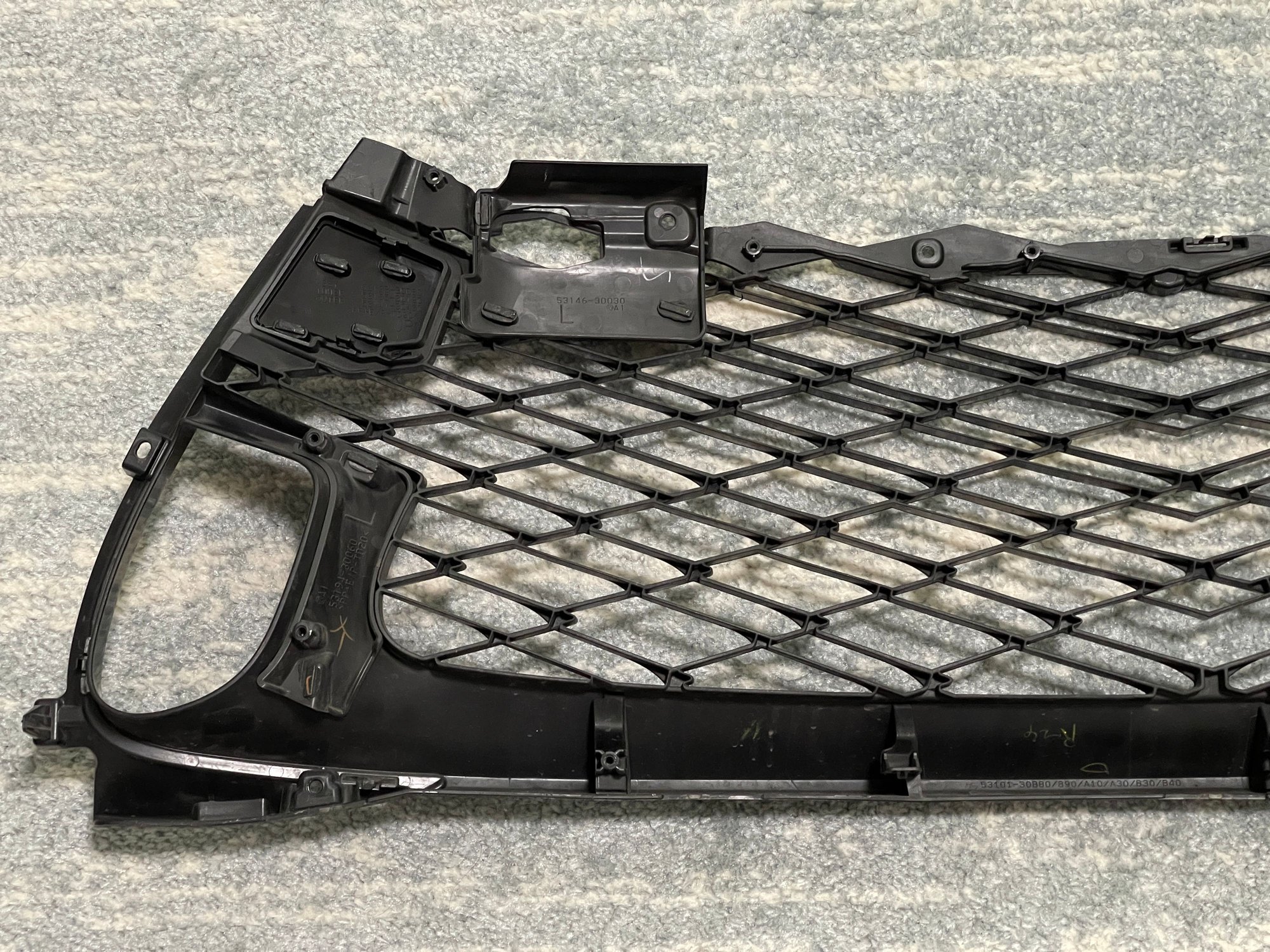 Exterior Body Parts - 2016-2020 Lexus GS F Sport OEM Front Lower Grille with Parking Sensor Holes - Used - 2016 to 2020 Lexus GS - San Bernardino, CA 92407, United States