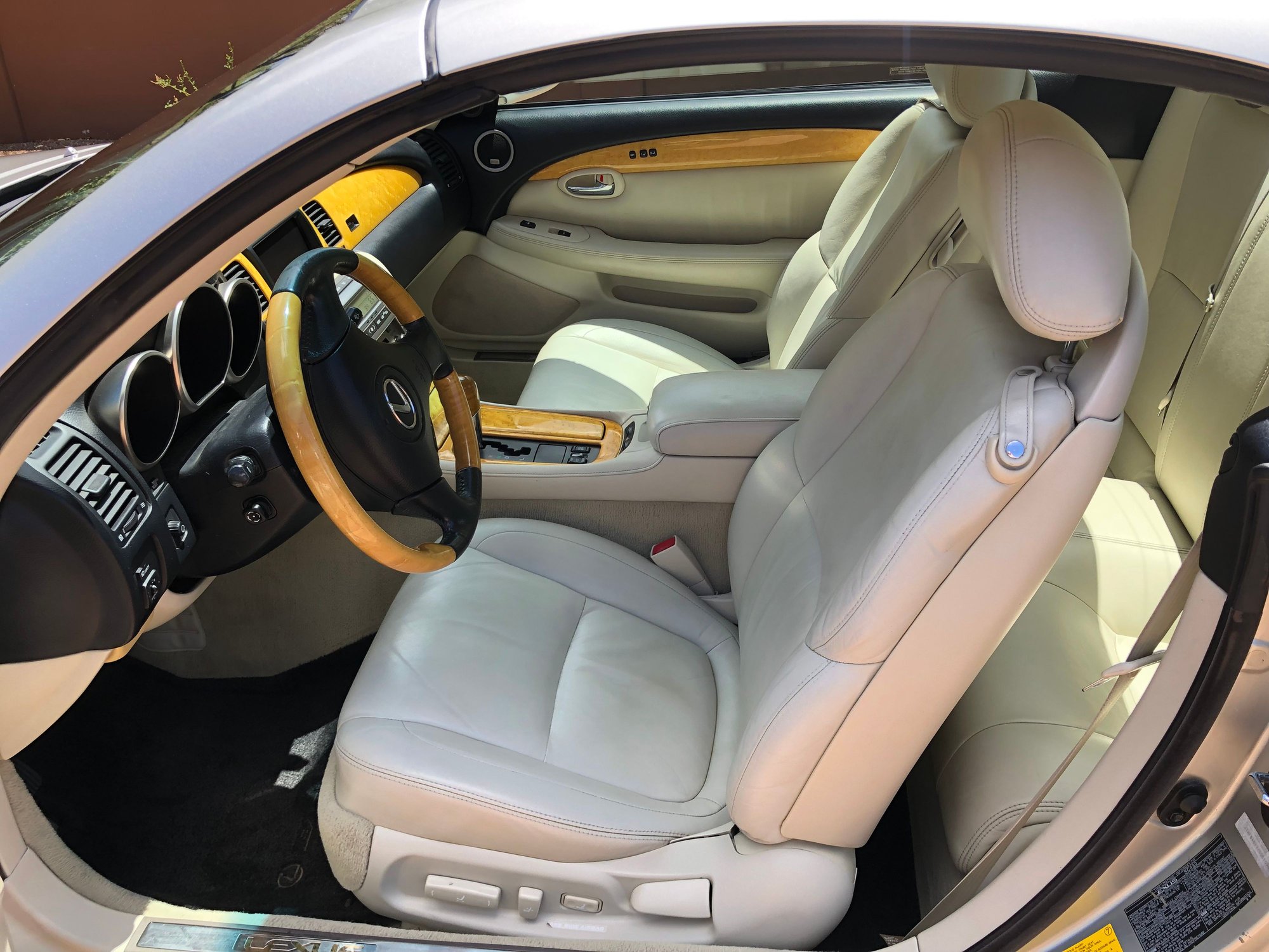 2002 Lexus SC430 - 2002 Lexus SC430 Stunning Immaculate T-belt Service All Maintenance completed - New - VIN JTHFN48Y920001694 - 8 cyl - 2WD - Automatic - Convertible - Silver - Tucson, AZ 85755, United States