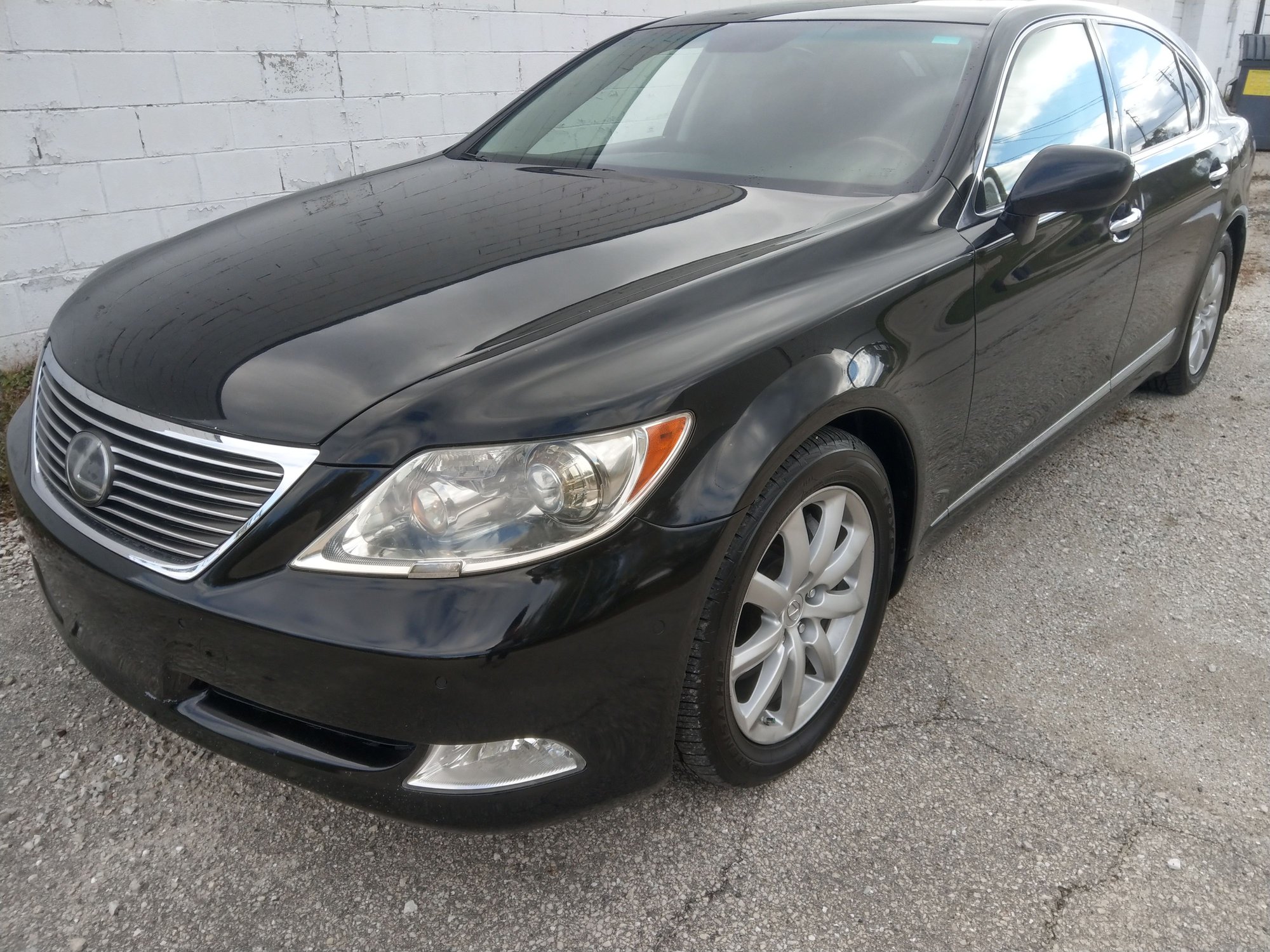 2007 Lexus LS460 - 2007 Lexus LS460L EXECUTIVE package, black on black - Used - VIN JTHGL46FX75007610 - 116,300 Miles - 8 cyl - 2WD - Automatic - Sedan - Black - Racine, WI 53402, United States
