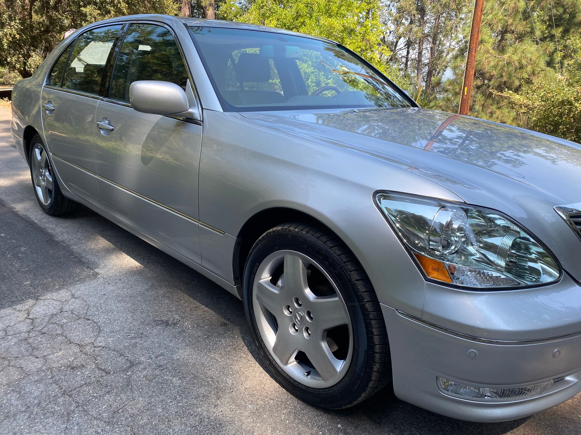 2005 Lexus LS430 - 2005 LS 430 modern tech package - Used - VIN JTHBN36F950180835 - 36,000 Miles - 8 cyl - Bristol, TN 37620, United States