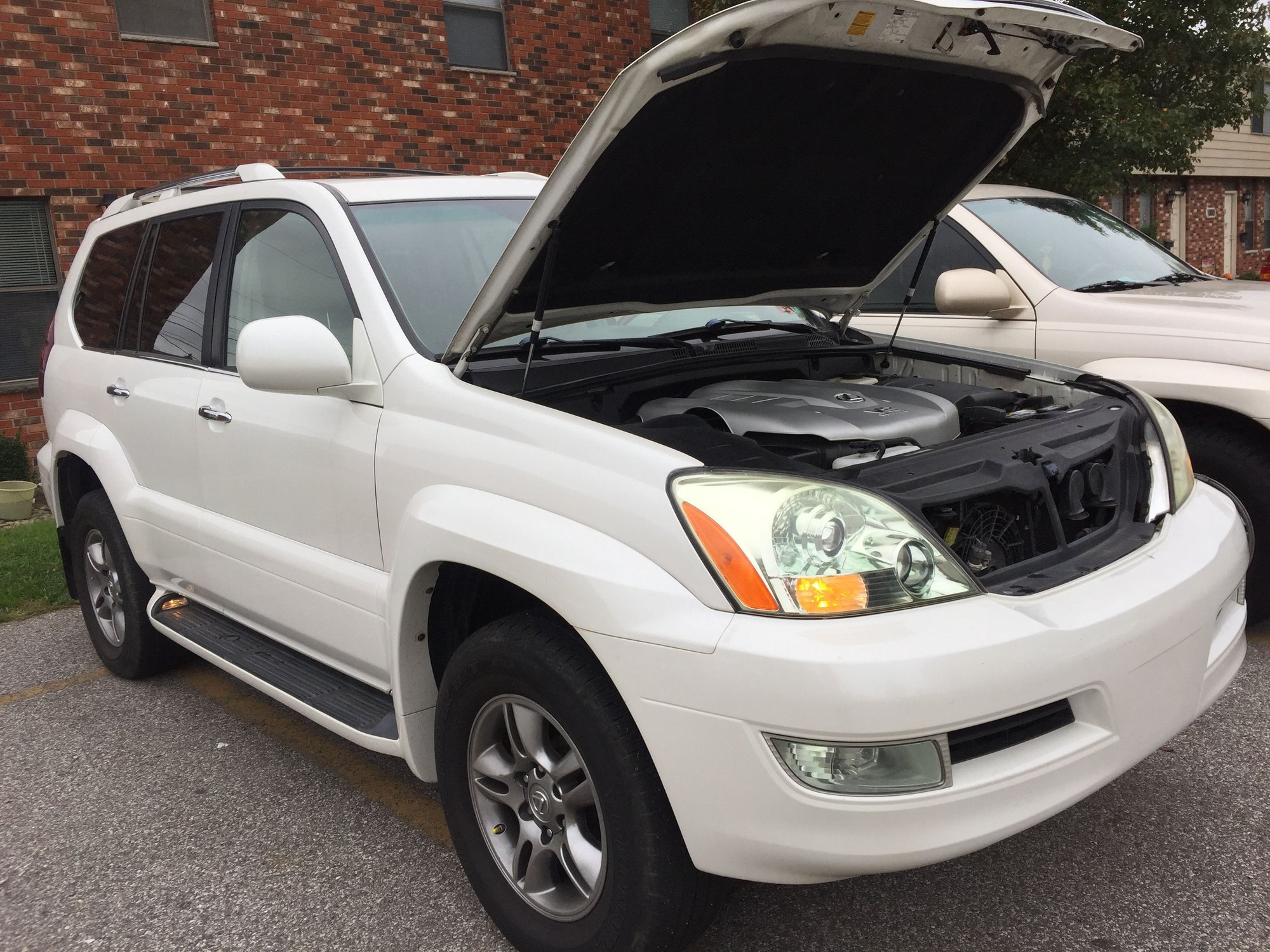 2008 Lexus GX470 - FS: '08 Lexus GX470 - 159k mi White/Tan, Tow Package, Navi & DVD - Used - VIN JTJBT20XX80161828 - 159,000 Miles - 8 cyl - AWD - Automatic - SUV - White - Vienna, WV 26105, United States