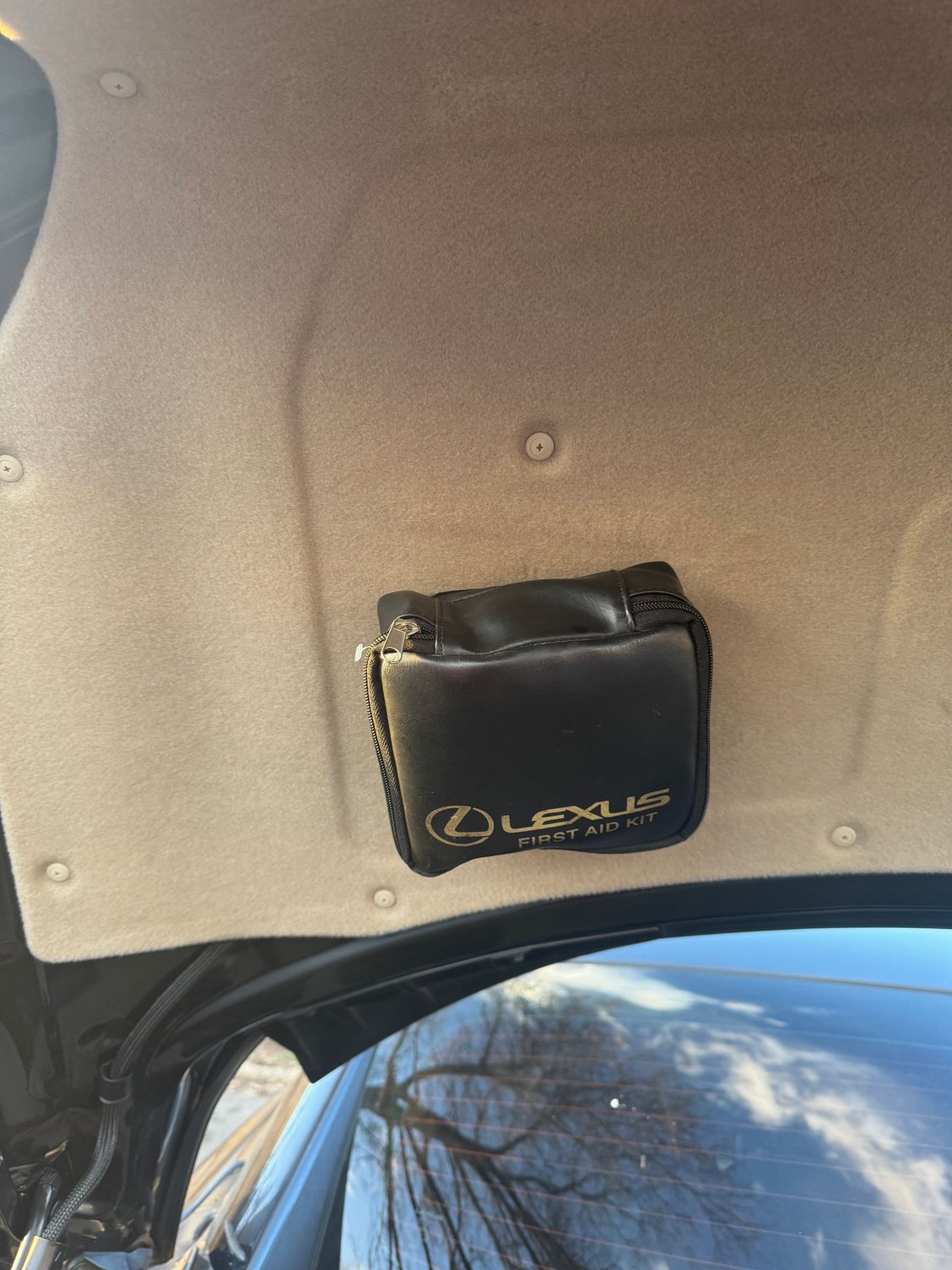 By Coincidence the panel would be move to the right where the first aid kit would be that�s why it wouldn�t open 