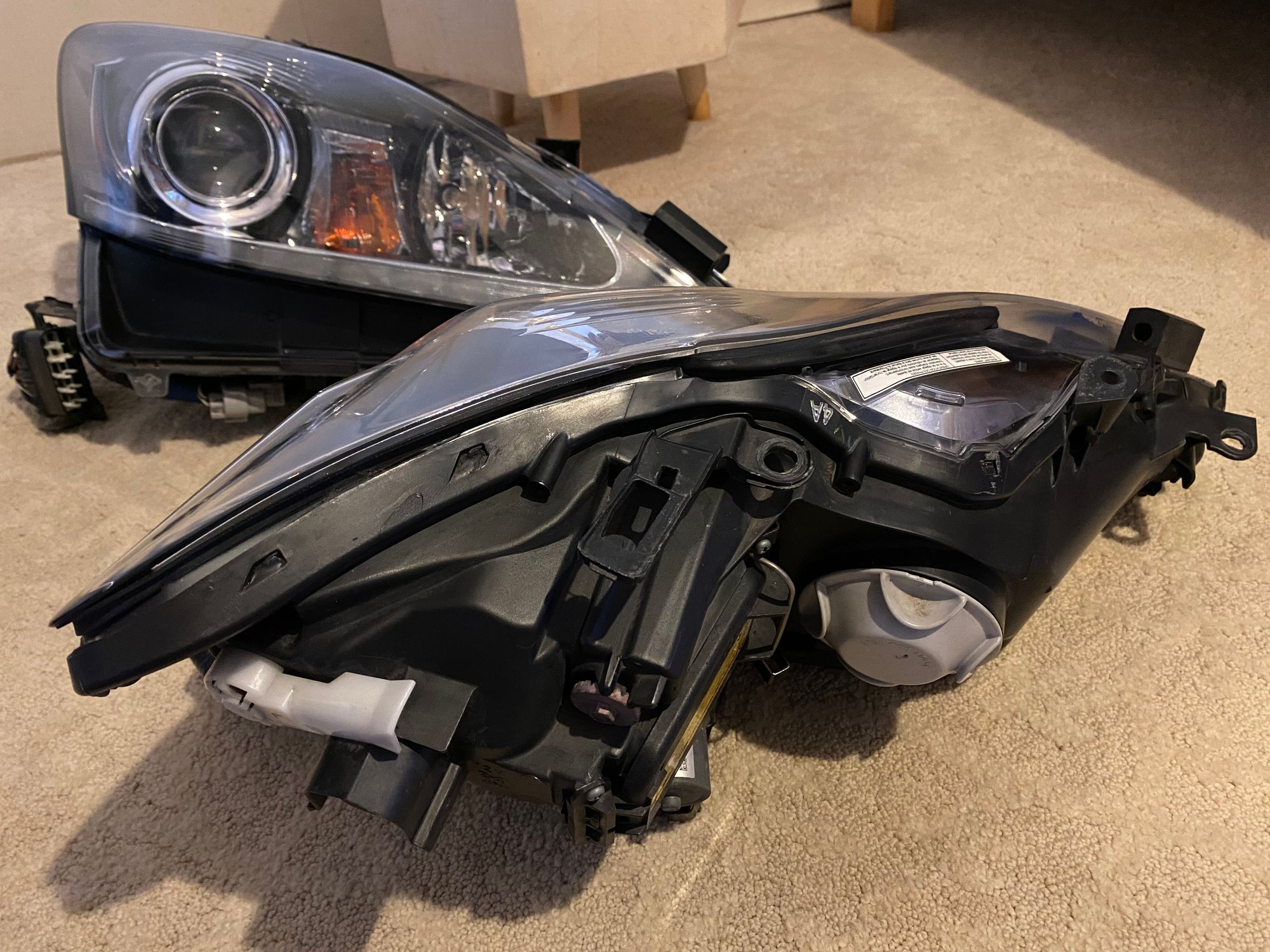 Lights - Genuine Lexus 2012-2014 OEM Headlights IS/ISF - Used - All Years  All Models - San Gabriel, CA 91776, United States