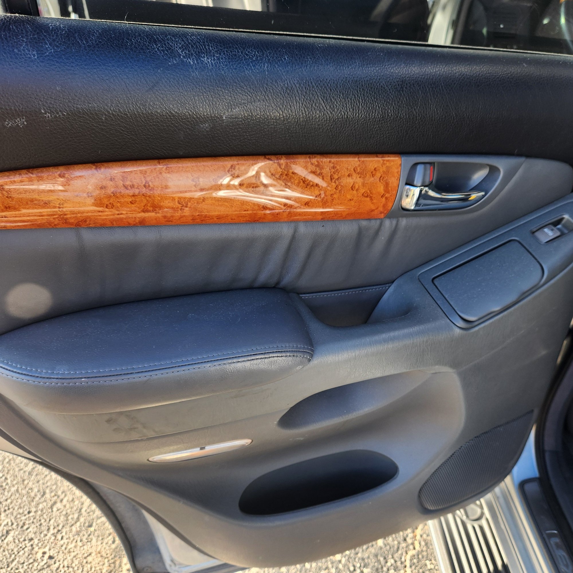 2006 Lexus GX470 - 2006 GX470 Texas Car No Rust - Used - VIN JTJBT20X660108167 - 181,000 Miles - 8 cyl - 4WD - Automatic - SUV - Silver - San Antonio, TX 78230, United States