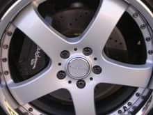 Rays Lexion 19x8.5   19x9.5
Supra brakes behind (front)
KICS wheel lugs