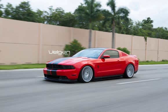Ford Mustang / Velgen Wheels / VMB7