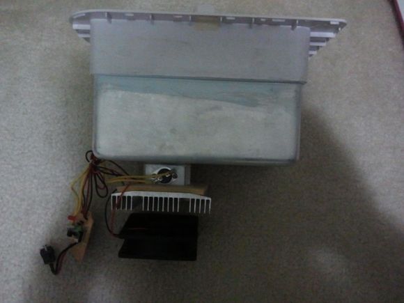 thermoelectric cool box