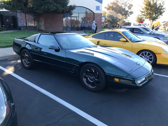 Excellent’96 Corvette; color and presentation immaculate.