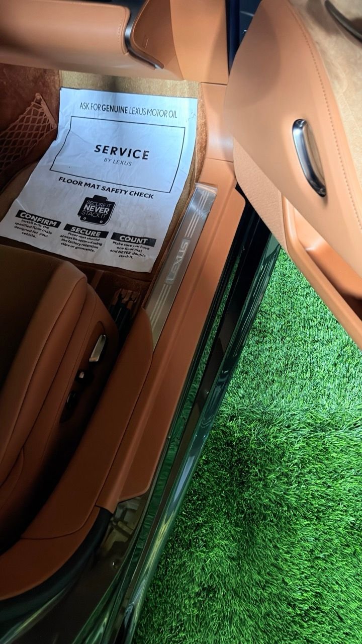 Passenger side illuminated door sill not working