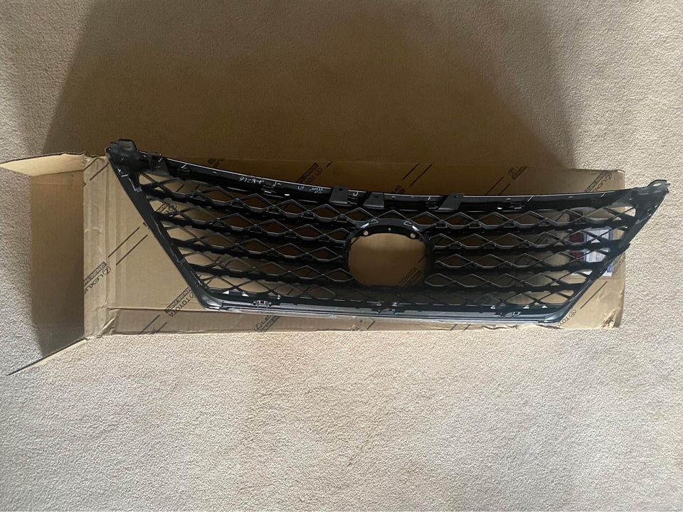 Accessories - Band New Genuine 2010-2012 Lexus LS460 Sport Edition grill - New - 2010 to 2012 Lexus LS460 - Duluth, GA 30097, United States