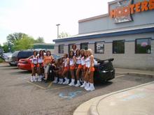 everyone love Hooters!!!!!!