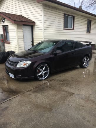 Hard to tell but it’s purple (Chrysler Color)