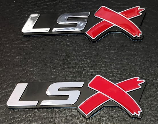 LSX badges.