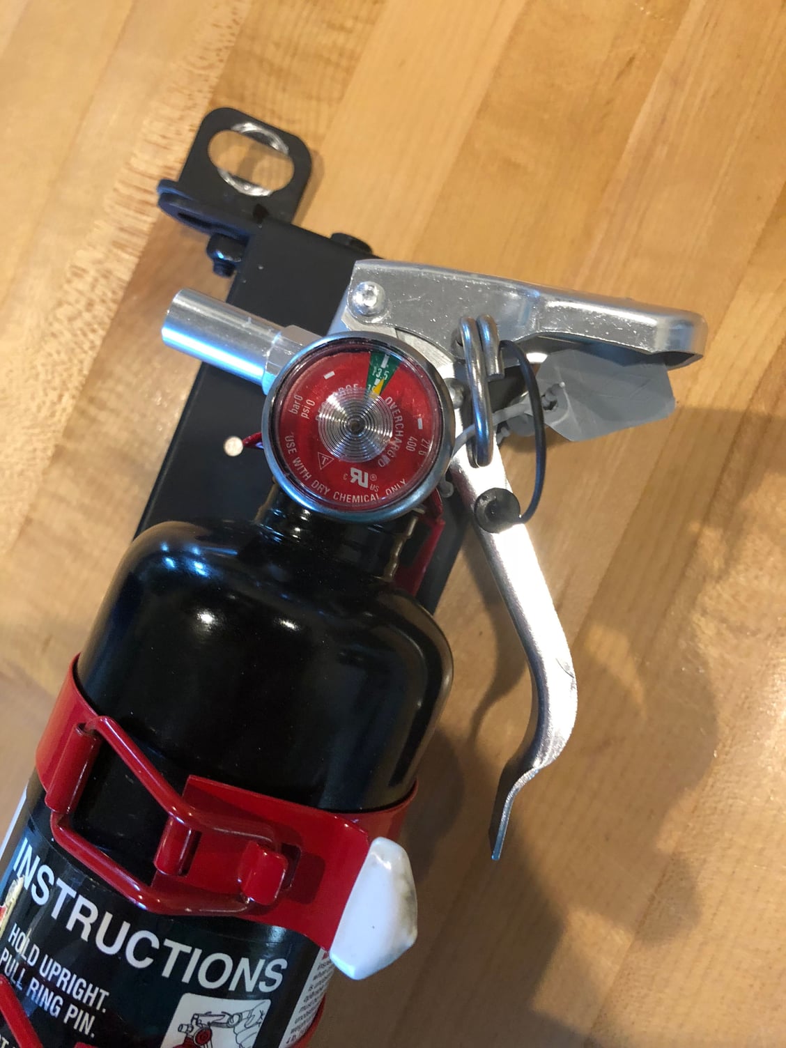 FS (For Sale) 2.5 LB Dry Chemical fire extinguisher with seat mount ...
