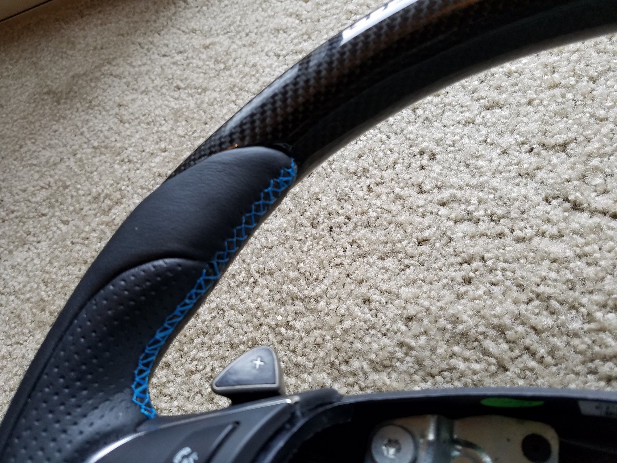 FS (For Sale) C6 Carbon Fiber/Leather Steering Wheel CorvetteForum
