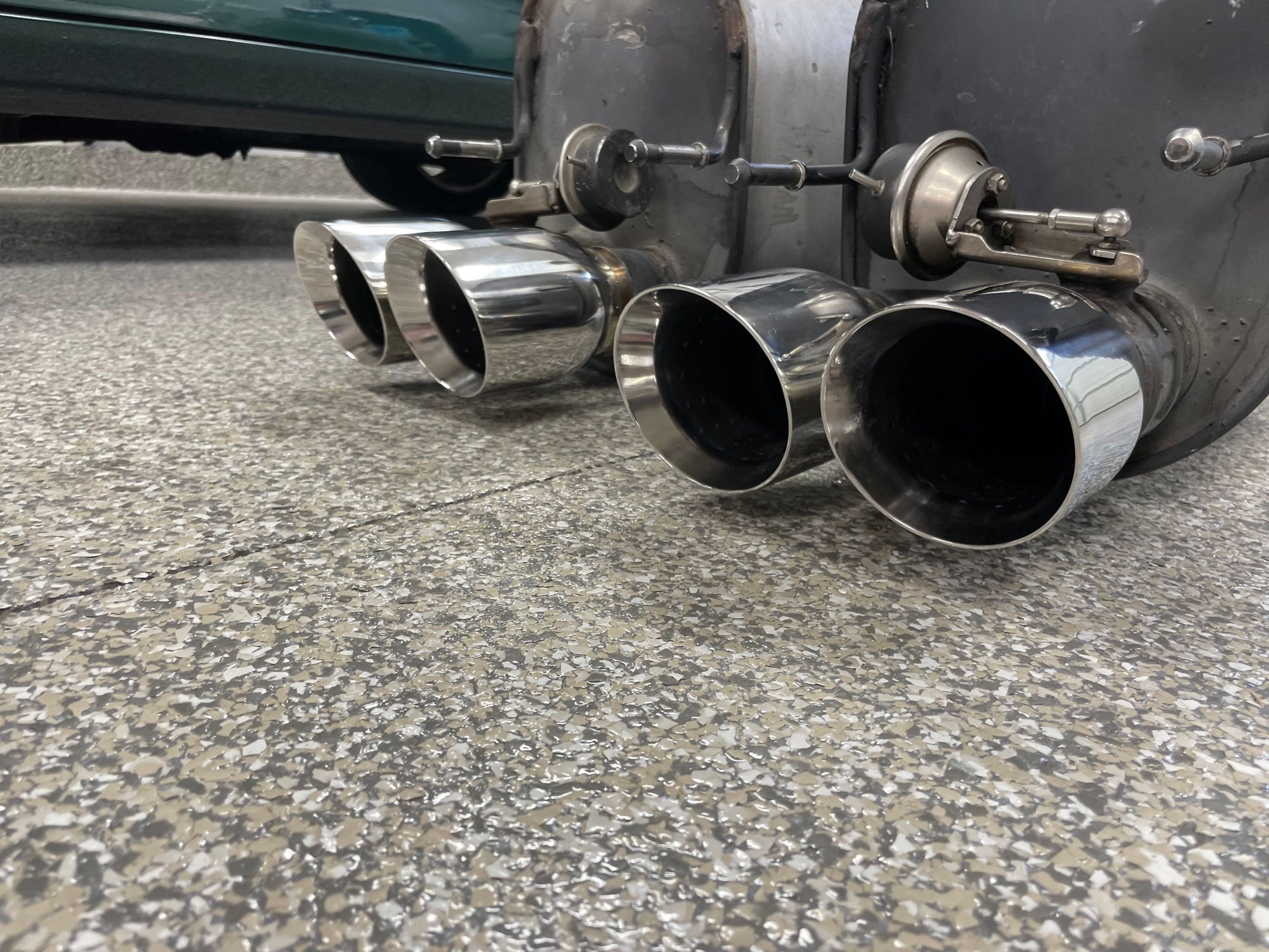 FS (For Sale) ZR1 mufflers near St. Louis CorvetteForum Chevrolet