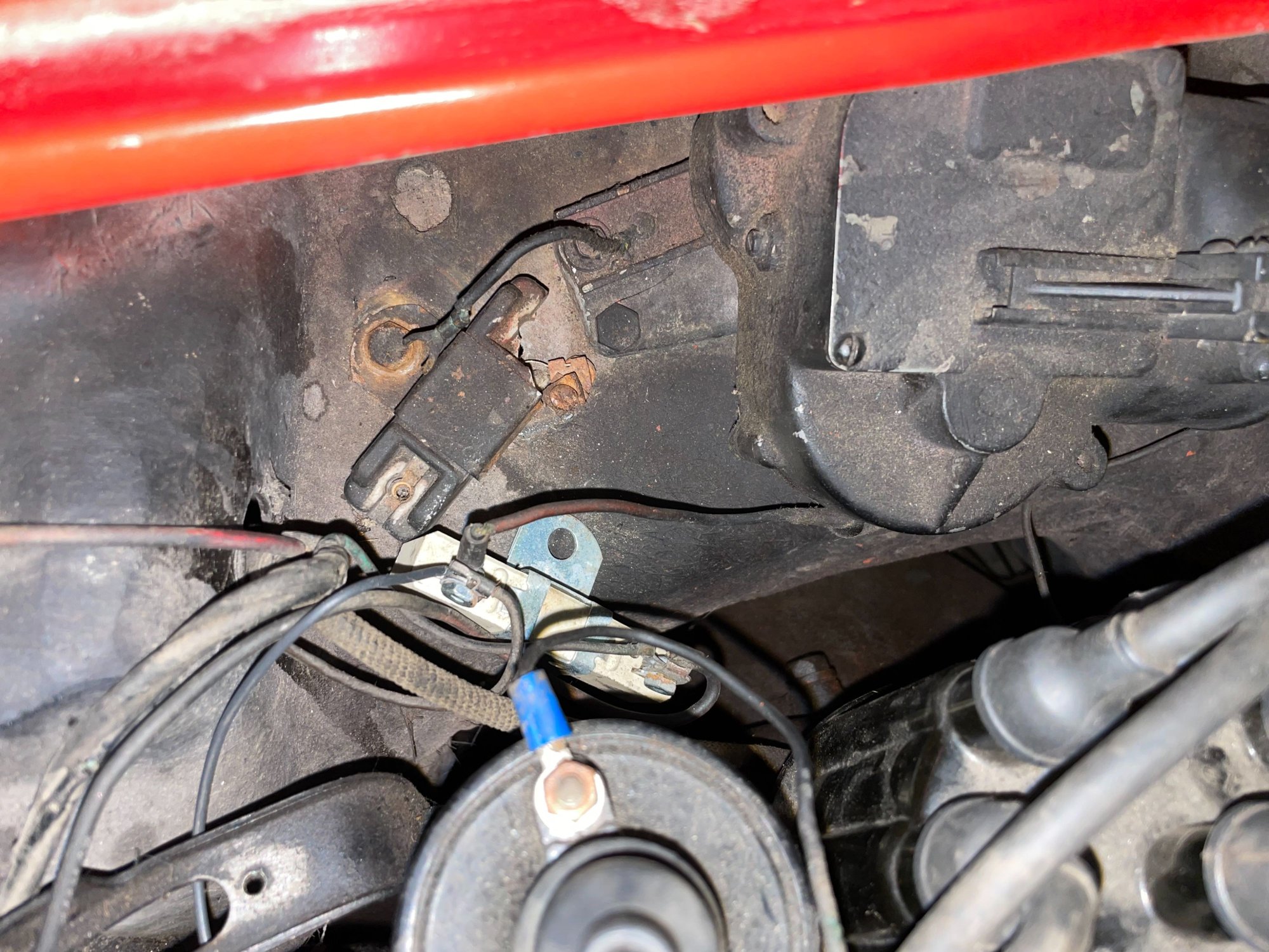 C1 1961 dropping resistor mounting bolt issue and LL Breakerless VS