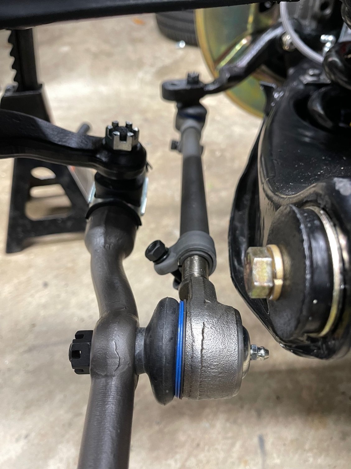 Manual Steering Linkage problem tie rod to close to lower Aarm