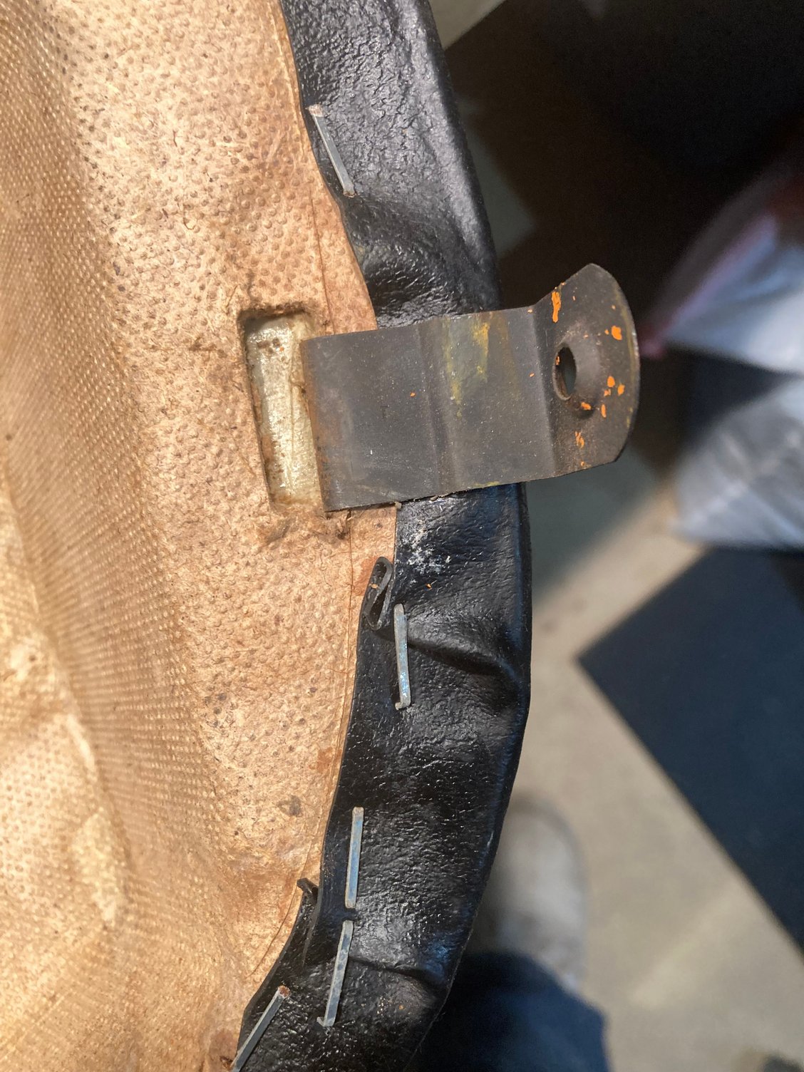 This is how the clip attaches to the panel