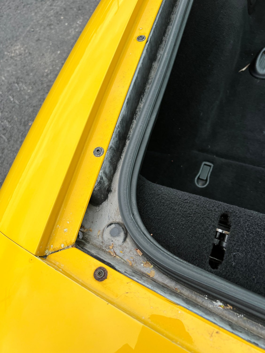 Plastic drip area around trunk. - CorvetteForum - Chevrolet Corvette ...
