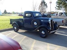 30 something restored Chevy Pickup - didn't guess the year - nicely done - near perfect