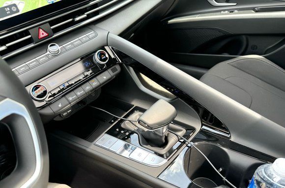 Refresh looks like a hyundai elantra interior.  I'll keep the wall.