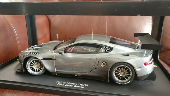 AutoArt Aston Martin DBR9 1/18