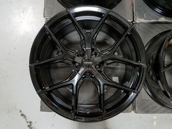 Vossen HF5 Gloss Black
